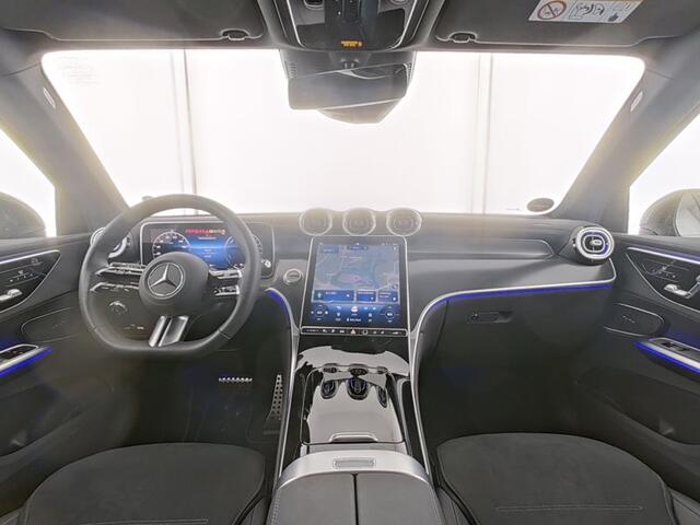 Mercedes-Benz GLC-KLASSE 300 e 4MATIC AMG Plug-In Hybride Edition AMG | Trekhaak | Panorama Schuif-Kanteldak | Rijassistentiepakket plus | AC en DC Laden | Stuur en Stoelverwarming. Inclusief 24 maanden MB Certified garantie voor Europa.