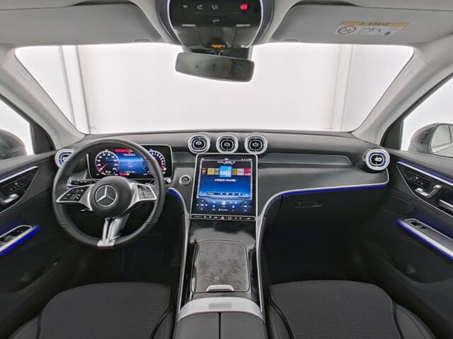 Mercedes-Benz GLC-KLASSE 300 e 4MATIC Plug-In Hybride Trekhaak | Avantgarde | Memory Voorstoelen | Stuur en Stoelverwarming | Sfeerverlichting | Parkeerpakket met achteruitcamera. Inclusief 24 maanden MB Certified garantie voor Europa.