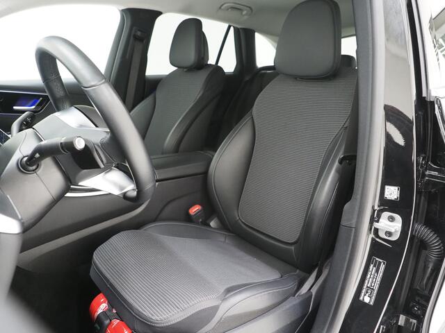 Mercedes-Benz GLC-KLASSE 300e 4MATIC 320PK | Camera | Trekhaak | Virtual | Sfeerverlichting | Stoelverwarming | LED | Carplay