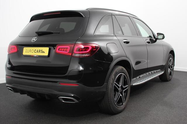 Mercedes-Benz GLC-KLASSE 300e 4MATIC Automaat PHEV AMG Line | Navigatie | Cruise Control | Parkeersensoren | Stoelverwarming | Panorama dak | Matrix LED-koplampen | Virtual Cockpit | Surround-systeem Burmester | Inductielader