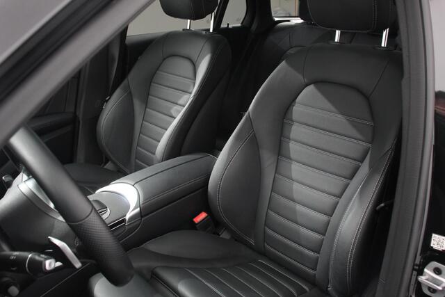 Mercedes-Benz GLC-KLASSE 300e 4MATIC Automaat PHEV AMG Line | Navigatie | Cruise Control | Parkeersensoren | Stoelverwarming | Panorama dak | Matrix LED-koplampen | Virtual Cockpit | Surround-systeem Burmester | Inductielader