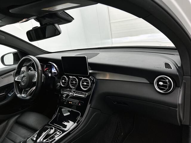 Mercedes-Benz GLC-KLASSE GLC-Coupé 300 4-MATIC AMG | Night pakket | Schuifdak | Treeplanken | Burmester Sound | 360gr Camera | Lederen bekleding | ALL SEASONS banden