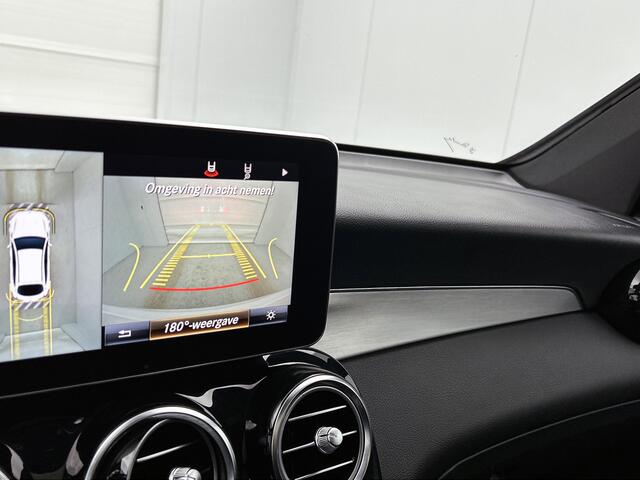Mercedes-Benz GLC-KLASSE GLC-Coupé 300 4-MATIC AMG | Night pakket | Schuifdak | Treeplanken | Burmester Sound | 360gr Camera | Lederen bekleding | ALL SEASONS banden