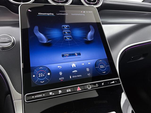 Mercedes-Benz GLC-KLASSE Coupé 300e 4MATIC Business Solution AMG | Premium Pakket | Panoramaschuifdak | Trekhaak | Treeplanken | Nightpakket | AMG Spoiler | 20 inch AMG velgen | 360°-camera | DIGITAL LIGHT | Augmented Reality navigatie |