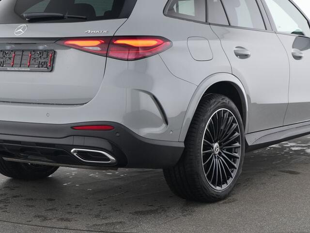Mercedes-Benz GLC-KLASSE 300 e 4MATIC AMG Plug-In Hybride AMG | Night Pakket | Panorama Schuif-Kanteldak | Trekhaak | Alarm klasse 3 | Head-up-Display | Stuur en stoelverwarming. Inclusief 24 maanden MB Certified garantie voor Europa.