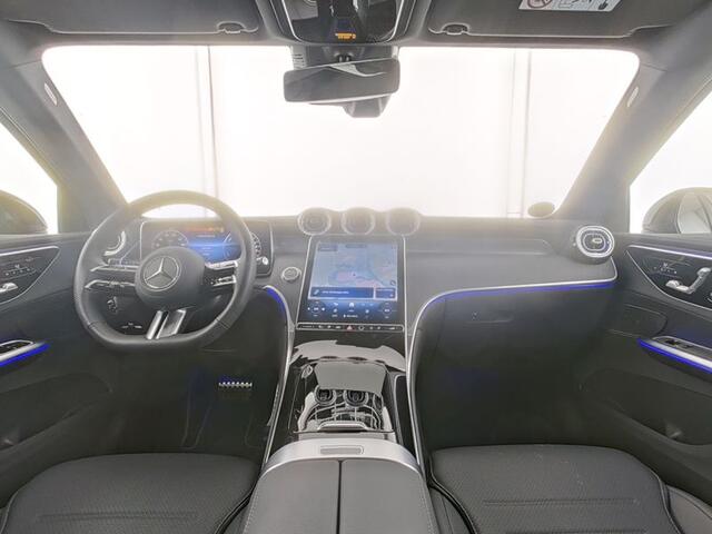 Mercedes-Benz GLC-KLASSE 300 e 4MATIC AMG Plug-In Hybride AMG Line | Night Pakket | Trekhaak | Panorama Schuif-Kanteldak | Offroad-Techniek Pakket | Distronic. Inclusief 24 maanden MB Certified garantie voor Europa.