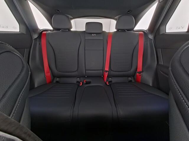 Mercedes-Benz GLC-KLASSE 300 e 4MATIC AMG Plug-In Hybride AMG Line | Night Pakket | Trekhaak | Panorama Schuif-Kanteldak | Offroad-Techniek Pakket | Distronic. Inclusief 24 maanden MB Certified garantie voor Europa.