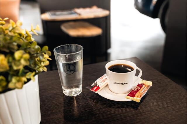 Mercedes-Benz GLC-KLASSE 250 d 4MATIC AMG l Panoramadak l Trekhaak l Stoelverwarming I Camera I PTS l LED l