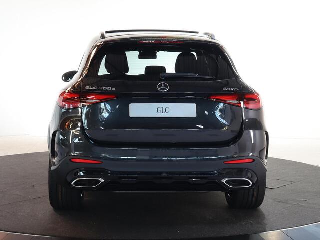 Mercedes-Benz GLC-KLASSE 300e 4MATIC Sport Edition | Panoramaschuifdak | Premium pakket | Nightpakket | 360° camera | Dodehoekassistent | DIGITAL LIGHT |