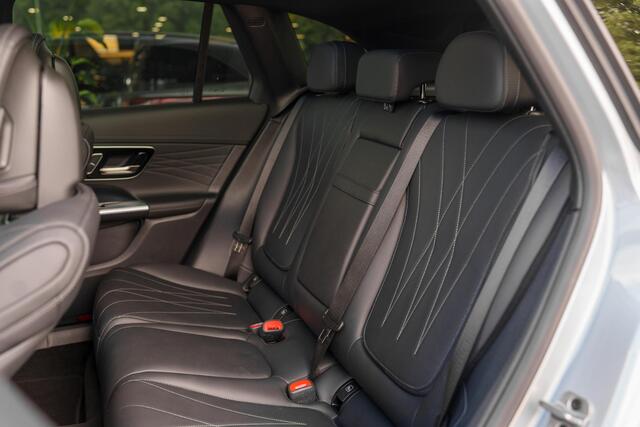 Mercedes-Benz GLC-KLASSE 400e 4MATIC Sport Edition | Panoramaschuifdak | AIRMATIC | Premium Plus | Techniekpakket | Rijassistentiepakket Plus | Head-up