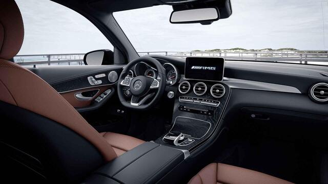 Mercedes-Benz GLC-KLASSE AMG 43 4MATIC | Panoramadak | Burmester | Trekhaak | Stoelventilatie | Headup |