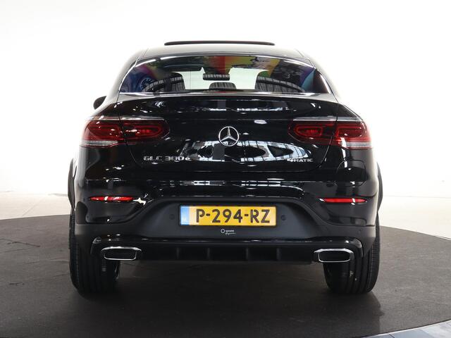 Mercedes-Benz GLC-KLASSE Coupé 300e 4MATIC Business Solution AMG | Night | Panoramadak | 360 graden camera | Stoelverwarming | Widescreen | Sfeerverlichting | Alarm |
