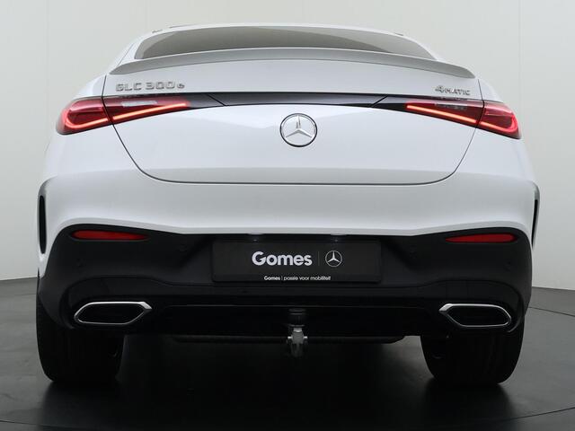 Mercedes-Benz GLC-KLASSE Coupé 300 e 4MATIC Sport Edition | AMG Line | Premium Pakket | Night Pakket | Trekhaak | Panoramadak | 360° Camera | Augmented Reality voor Navigatie | DISTRONIC Afstandsassistent | Dodehoekassistent | Verkeersbordenassistent | DIGITAL LIGHT | Elektrisch 