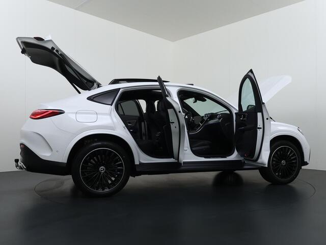 Mercedes-Benz GLC-KLASSE Coupé 300 e 4MATIC Sport Edition | AMG Line | Premium Pakket | Night Pakket | Trekhaak | Panoramadak | 360° Camera | Augmented Reality voor Navigatie | DISTRONIC Afstandsassistent | Dodehoekassistent | Verkeersbordenassistent | DIGITAL LIGHT | Elektrisch 