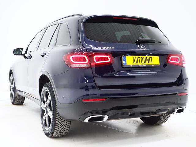 Mercedes-Benz GLC-KLASSE 300e 4MATIC Premium | Panoramadak | Head Up | Trekhaak | Leder | 360 | Adaptive Cruise | Carplay