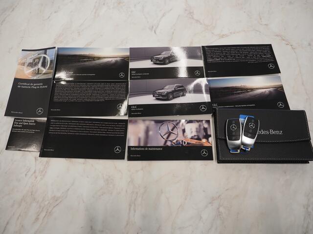 Mercedes-Benz GLC-KLASSE 300e 4MATIC Premium | Panoramadak | Head Up | Trekhaak | Leder | 360 | Adaptive Cruise | Carplay