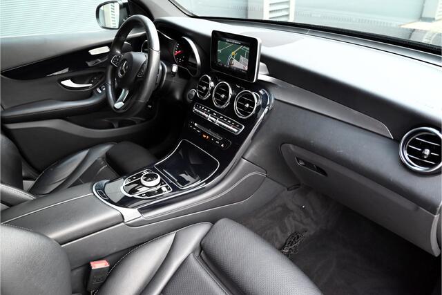 Mercedes-Benz GLC-KLASSE Coupé 250 4MATIC AMG / SCHUIFDAK / LEDER / CAMERA / LANE ASSIST / BLIND SPOT / LED