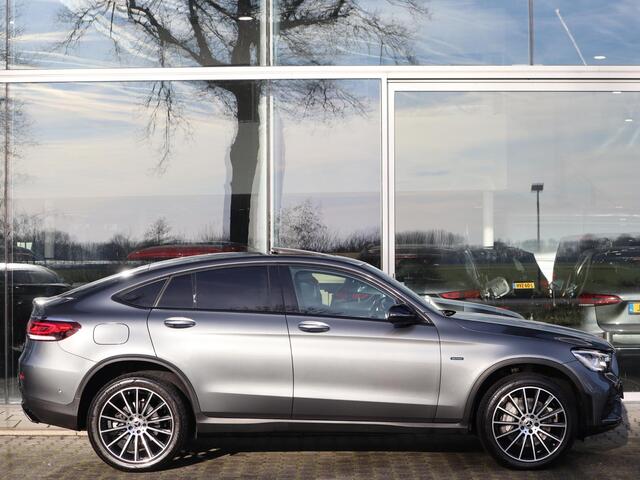 Mercedes-Benz GLC-KLASSE Coupé 300e 4MATIC AMG line | Schuifdak | LED Koplampen | Burmester | Camera | LED | Automaat