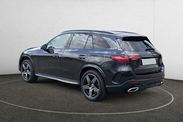 Mercedes-Benz GLC-KLASSE 300e 4MATIC AMG Line Premium Plus Panoramadak Trekhaak Burmester Sound Systeen Head-Up Display Night Pakket 360 Graden Camera Stuurwielverwarming
