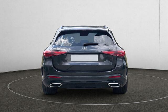 Mercedes-Benz GLC-KLASSE 300e 4MATIC AMG Line Premium Plus Panoramadak Trekhaak Burmester Sound Systeen Head-Up Display Night Pakket 360 Graden Camera Stuurwielverwarming