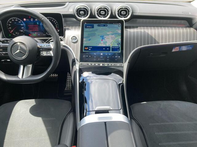 Mercedes-Benz GLC-KLASSE 300e 4MATIC AMG Line Premium Plus Panoramadak Trekhaak Burmester Sound Systeen Head-Up Display Night Pakket 360 Graden Camera Stuurwielverwarming