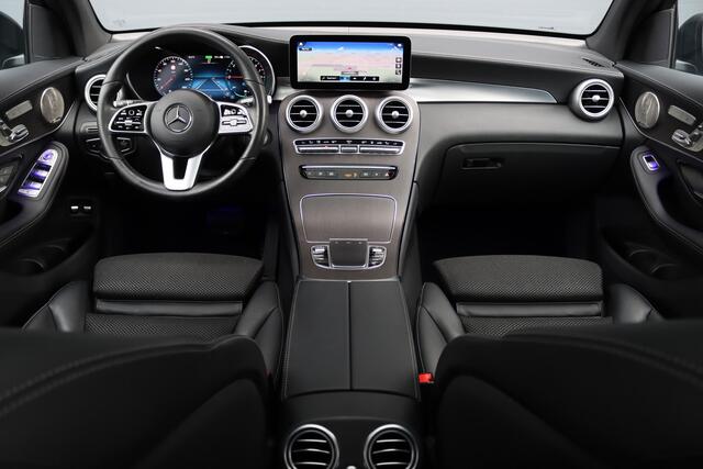 Mercedes-Benz GLC-KLASSE 300e 4MATIC AMG Line Premium+ | Luchtvering | Massage | Panoramadak | Trekhaak | Distronic+ | Stoelverwarming V+A | Memory | Surround Camera | Burmester | Augmented Reality |