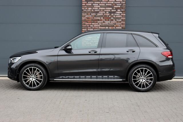 Mercedes-Benz GLC-KLASSE 300e 4MATIC AMG Line Premium+ | Luchtvering | Massage | Panoramadak | Trekhaak | Distronic+ | Stoelverwarming V+A | Memory | Surround Camera | Burmester | Augmented Reality |