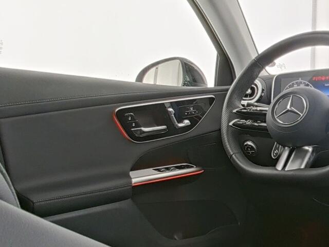 Mercedes-Benz GLC-KLASSE Coupé 300 e 4MATIC AMG Nightpakket | Panoramadak | Trekhaak | Rijassistentiepack / Distronic | 360° Camera | Stuur en Stoelverwarming | Inclusief 24 maanden Mercedes-Benz Certified garantie voor Europa.