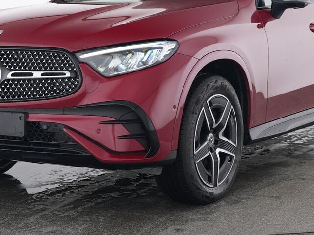 Mercedes-Benz GLC-KLASSE Coupé 300 e 4MATIC AMG Nightpakket | Panoramadak | Trekhaak | Rijassistentiepack / Distronic | 360° Camera | Stuur en Stoelverwarming | Inclusief 24 maanden Mercedes-Benz Certified garantie voor Europa.