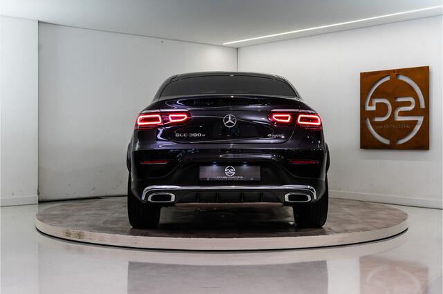 Mercedes-Benz GLC-KLASSE Coupé 300e 4MATIC Premium+ 320PK | Pano | Burmester | Sfeer | Carplay | Keyless | 12 MND Garantie