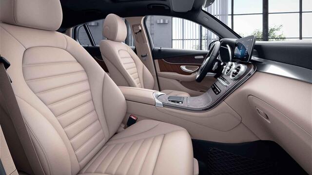 Mercedes-Benz GLC-KLASSE Coupé 300e 4MATIC Premium Plus | AMG | Schuif/kanteldak | Trekhaak | Night | Beige leder | Headup | Multibeam |