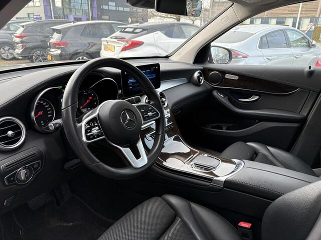 Mercedes-Benz GLC-KLASSE 300e 4MATIC Premium Plus | Panoramadak | Trekhaak | Achteruitrijcamera | Stoelverwarming | Half leder |