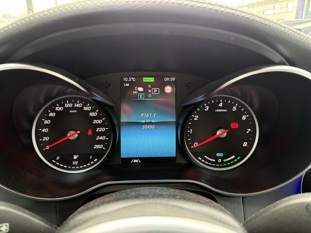 Mercedes-Benz GLC-KLASSE 300e 4MATIC Premium Plus | Panoramadak | Trekhaak | Achteruitrijcamera | Stoelverwarming | Half leder |