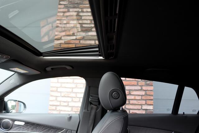 Mercedes-Benz GLC-KLASSE Coupé 250 4MATIC AMG Line | Schuifdak | Dodehoekassistent | Nightpakket | Stoelverwarming | Camera | Zitcomfortpakket | Navigatie | Cruise Control | High Perf. LED |