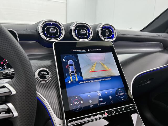 Mercedes-Benz GLC-KLASSE Coupé 300e 4MATIC Business Solution AMG | Advanced Plus Pakket | Panoramaschuifdak | Trekhaak | Nightpakket | AMG Spoiler | 20 inch AMG velgen | Memorypakket | Dodehoekassistent |