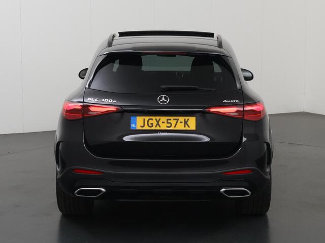 Mercedes-Benz GLC-KLASSE 300e 4MATIC Sport Edition | Night | Panoramadak | Trekhaak | Burmester | Rijassistentiepakket | Head-up display | Memory stoelen |