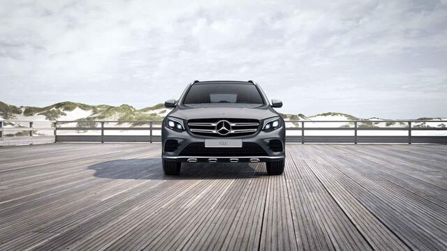 Mercedes-Benz GLC-KLASSE 250 4MATIC Premium | AMG | Panoramadak | Trekhaak | Stoelverwarming | 360 graden camera |