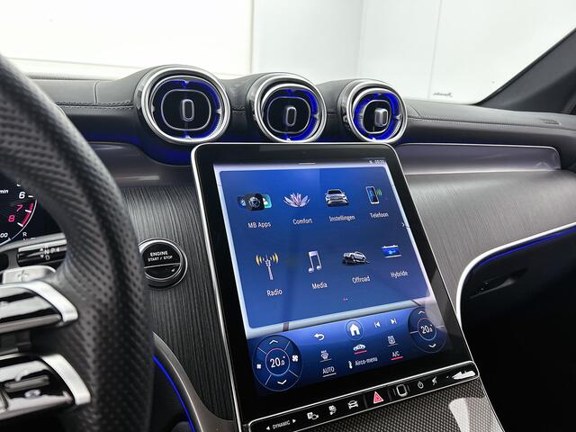 Mercedes-Benz GLC-KLASSE 300 e 4MATIC AMG Plug-In Hybride Luchtvering | Trekhaak | AMG Line | Night Pakket | Achteras besturing | Parkeerpakket met 360°-camera. Inclusief 24 maanden MB Certified garantie voor Europa.