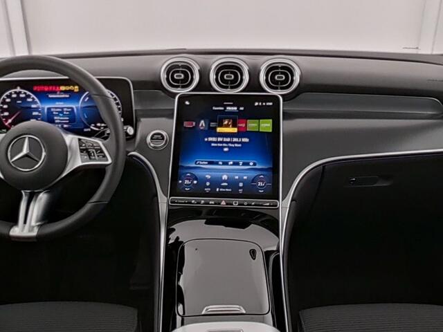 Mercedes-Benz GLC-KLASSE 300 e 4MATIC Plug-In Hybride Trekhaak | Panorama Schuif-Kanteldak | Sfeerverlichting | Memory Voorstoelen | Distronic | Stuur en Stoelverwarming. Inclusief 24 maanden Mercedes-Benz Certified garantie voor Europa.