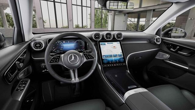 Mercedes-Benz GLC-KLASSE 300e 4MATIC Luxury Line | Panoramadak | Trekhaak | Burmester | WInter pakket | Rij assistentiepakket |
