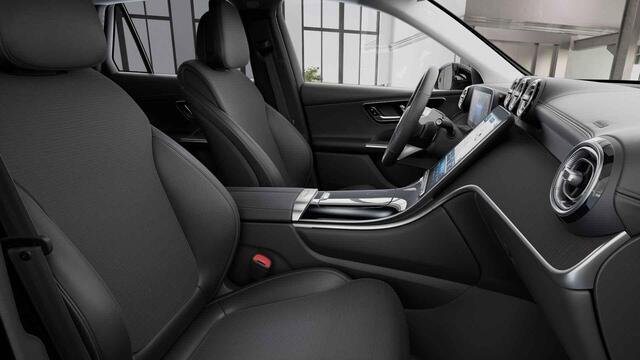 Mercedes-Benz GLC-KLASSE 300e 4MATIC Luxury Line | Panoramadak | Trekhaak | Burmester | WInter pakket | Rij assistentiepakket |