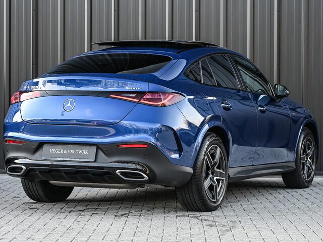 Mercedes-Benz GLC-KLASSE Coupé 300e 4MATIC AMG Line Panoramadak | Luchtvering | Distronic | Ambient verlichting plus | Achterasbesturing | Multicontourstoelen | 360 Camera | Digital Light |