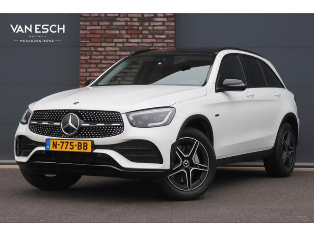 Mercedes-Benz GLC-KLASSE 300e 4MATIC AMG Line | Panoramadak | Trekhaak | Multibeam LED | Stoelverwarming | Camera | Dodehoekassistent | Spoorpakket | Sfeerverlichting | Zitcomfortpakket |