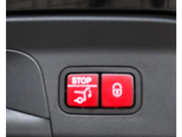 Mercedes-Benz GLC-KLASSE Coupé 300e 4MATIC Premium Plus AMG, AIRMATIC, HUD