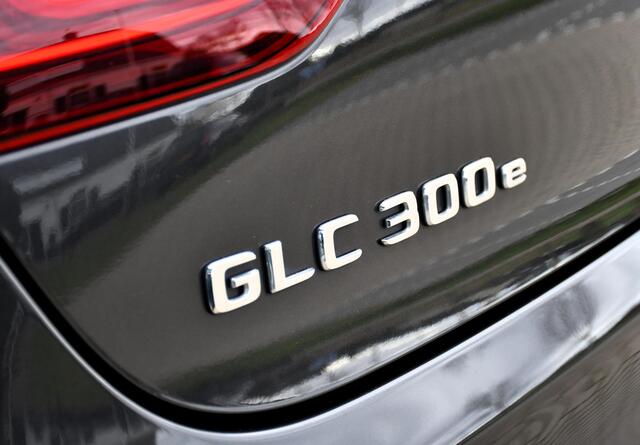 Mercedes-Benz GLC-KLASSE Coupé 300e 4MATIC Premium Plus AMG, AIRMATIC, HUD