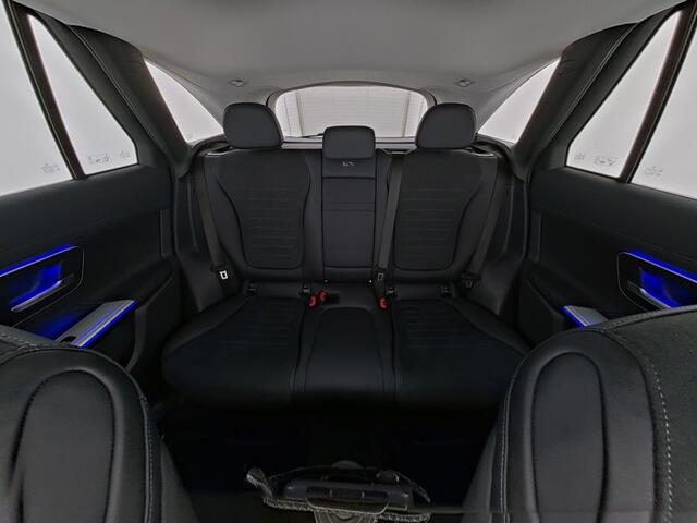 Mercedes-Benz GLC-KLASSE 300 e 4MATIC AMG Plug-In Hybride AMG Line Premium | Night Pakket | Trekhaak | Distronic | Advanced Soundsystem | Digilal Licht | Memory voorstoelen. Inclusief 24 maanden Mercedes-Benz Certified garantie voor Europa.