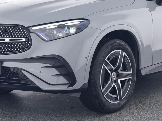 Mercedes-Benz GLC-KLASSE 300 e 4MATIC AMG Plug-In Hybride AMG Line Premium | Night Pakket | Trekhaak | Distronic | Advanced Soundsystem | Digilal Licht | Memory voorstoelen. Inclusief 24 maanden Mercedes-Benz Certified garantie voor Europa.