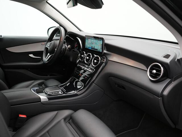 Mercedes-Benz GLC-KLASSE 300e 4MATIC Premium Plug In Hybrid 320pk Dealer O.H. PHEV | Adaptive Cruise | Camera | Lederen Sportstoelen Verwarmd | Apple Carplay | Navigatie | Blis | DAB | 19"L.M |