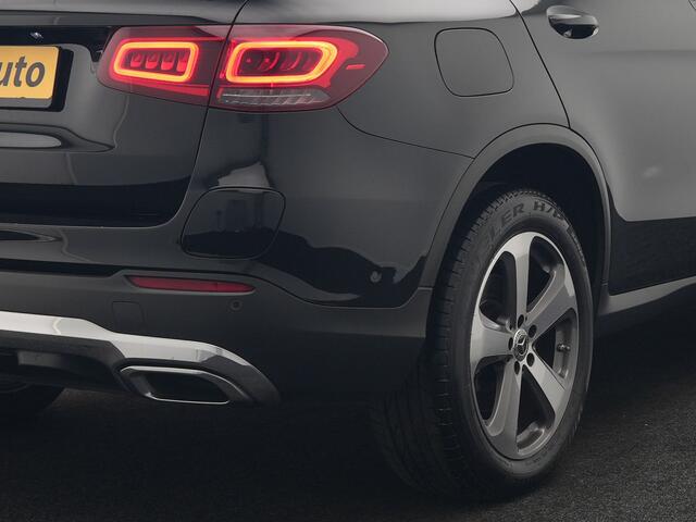 Mercedes-Benz GLC-KLASSE 300e 4MATIC Premium Plug In Hybrid 320pk Dealer O.H. PHEV | Adaptive Cruise | Camera | Lederen Sportstoelen Verwarmd | Apple Carplay | Navigatie | Blis | DAB | 19"L.M |