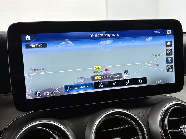 Mercedes-Benz GLC-KLASSE 300 e 4MATIC Business Solution AMG Trekhaak | AMG Line | NIght Pakket | Alarm | 20 Inch AMG Velgen | Ledkoplampen. Inclusief 24 maanden Mercedes-Benz Certified garantie voor Europa.